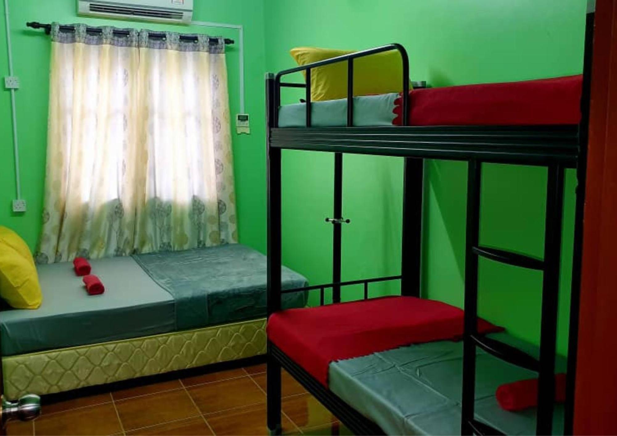 Shoplot Hostel Pangkor 캄퐁파시르보각 외부 사진