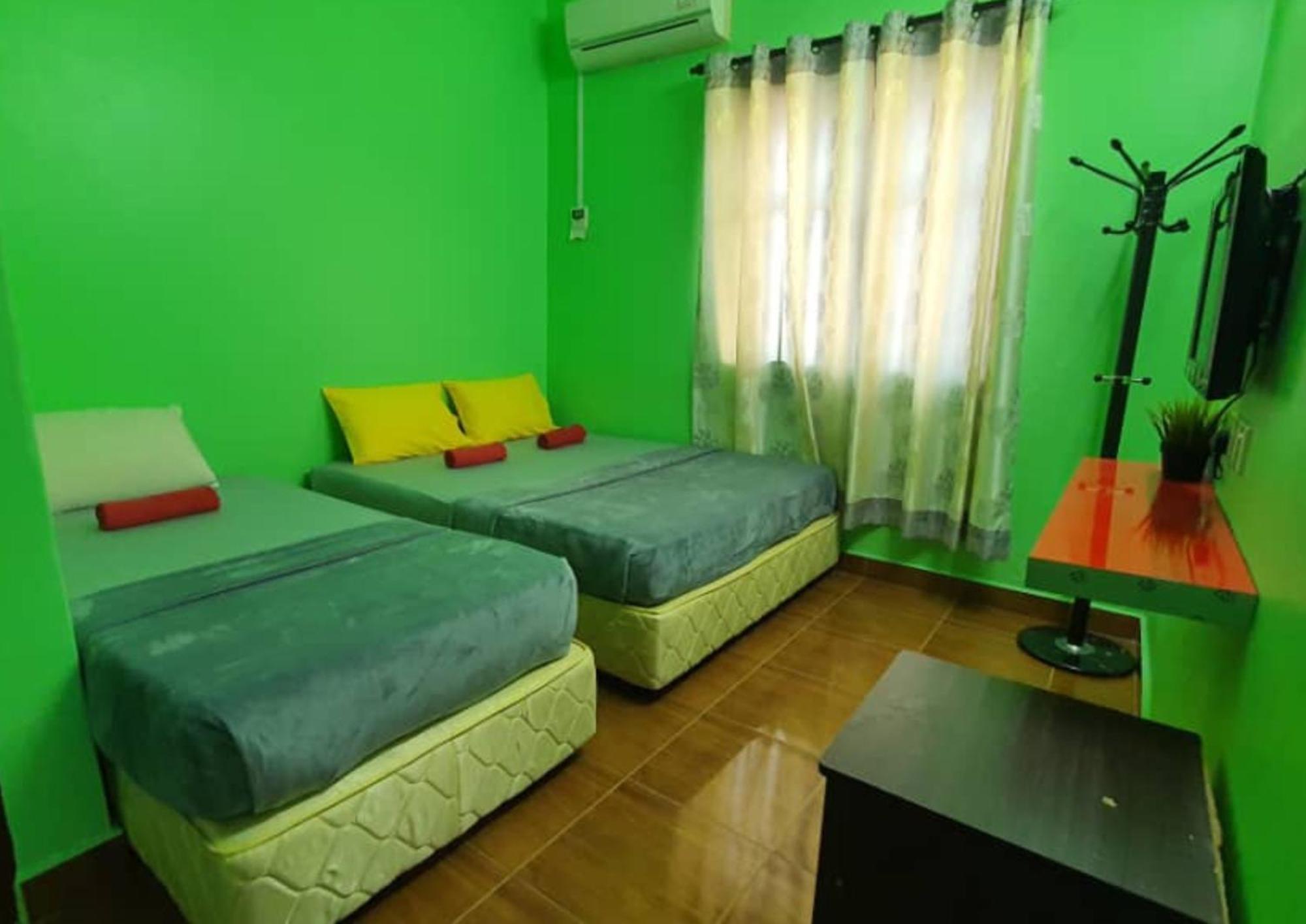 Shoplot Hostel Pangkor 캄퐁파시르보각 외부 사진