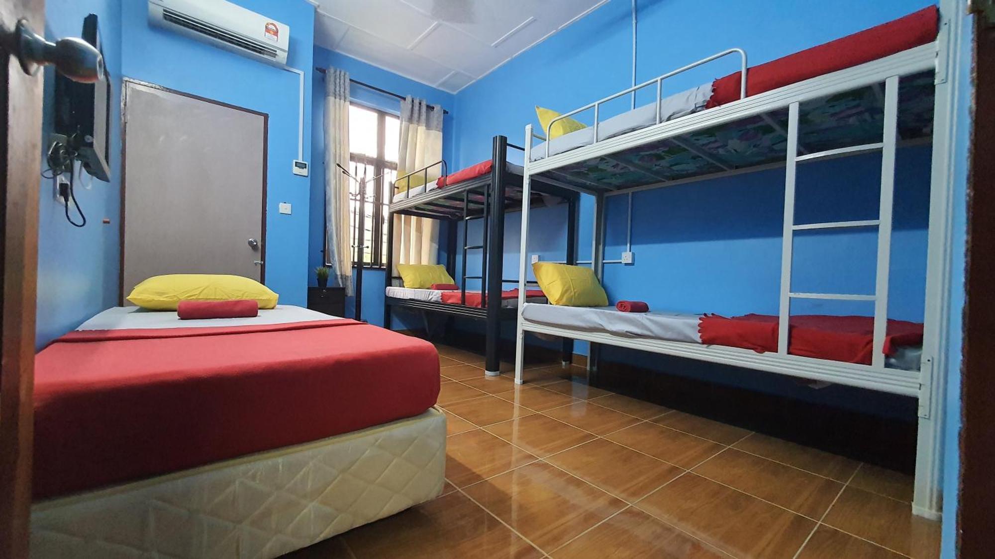 Shoplot Hostel Pangkor 캄퐁파시르보각 외부 사진